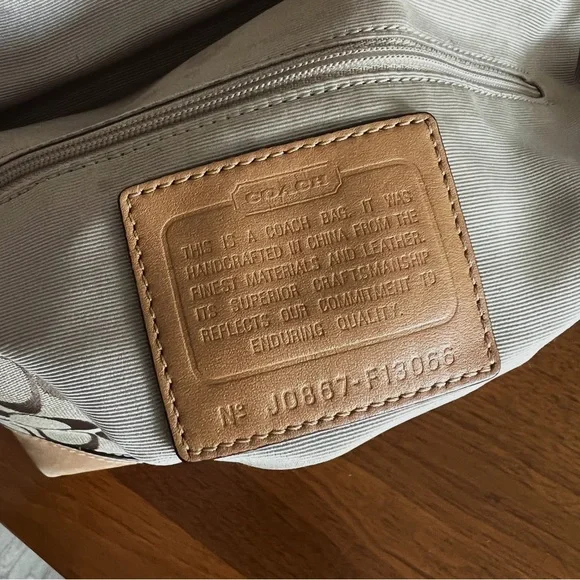 Y2K RESTORED COACH HAMPTON SIGNIATURE TAN SHOULDER BAG - Picture 11 of 16